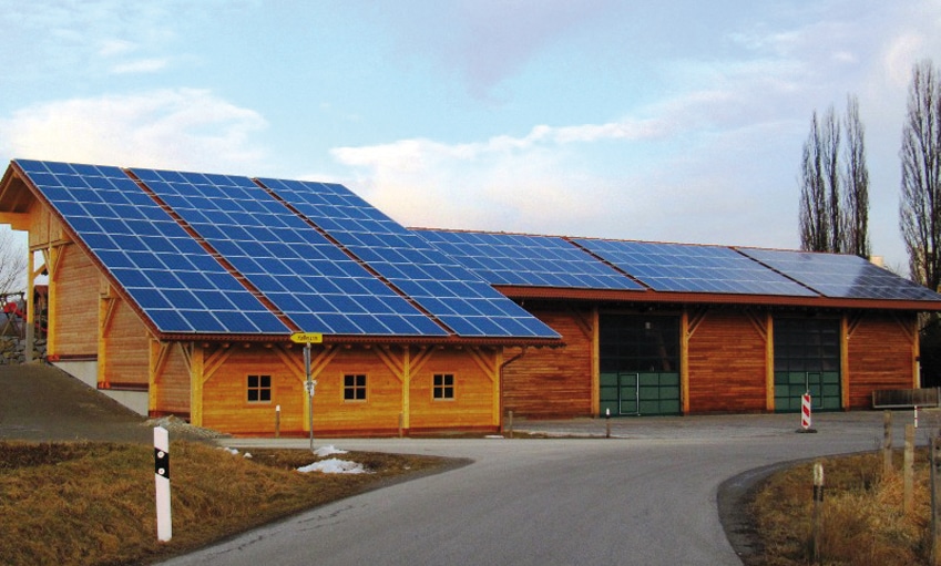 Installation einer Photovoltaikanlage bei Sonnleitner Holzbauhaus